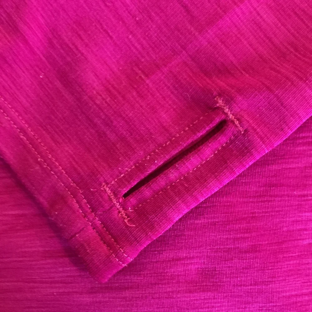 Under armor 1/4 zip thermal. Fushia color. M - Picture 4 of 4